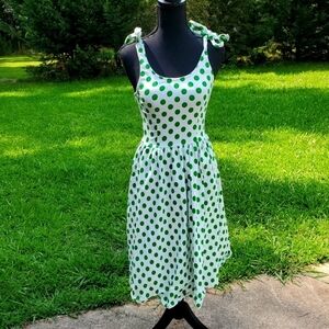 MPIXINNI White tanktop dress w/ green dots EUC small